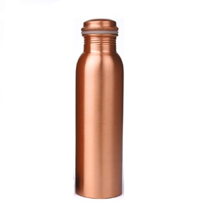 Elegante botella de agua de cobre Premium con pulido a mano para un hogar elegante y único y otras recomendaciones de ancho - Product Image 5