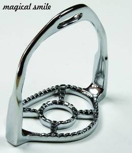 Étriers de cheval en acier inoxydable de haute qualité Équipement d'équitation en aluminium de qualité supérieure Confort et sécurité essentiels en vente - Product Image 1