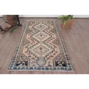 Alfombra Turca, Alfombra Vintage de 3.9x6.9 pies, Alfombra de Lana con Estampado Animal en Tonos Marrón y Azul - Product Image 1