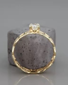 Anillo de compromiso de boda celta de corte brillante cultivado en laboratorio, solitario D VS1 de oro amarillo sólido de 18 quilates, único para sus fiestas - Product Image 4