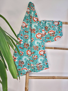 Conjunto de pantalones cortos de algodón satinado floral con estampado de bloque indio Top informal estampado a mano y pantalones cortos por encima de la rodilla con decoración de botones - Product Image 2