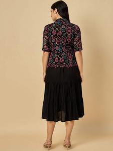 Vestido Midi elegante ajustado y acampanado de exportador indio perfecto para eventos formales y ocasiones especiales disponible a precio de fábrica - Product Image 5