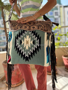 Bolso de Mano con Flecos para Mujer, Bolsa de Sillín Azteca con Diseño Único, Estilo Bohemio, Alta Calidad, Novedad - Product Image 4