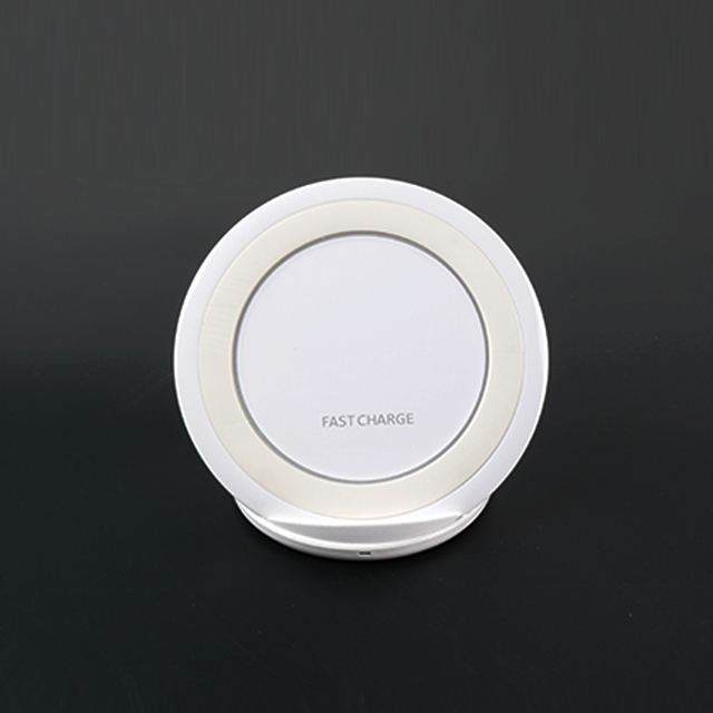 Simple and Elegant Fast Wireless Charger  for Mobile Phone Universal Wireless Charging Pad Put on Table