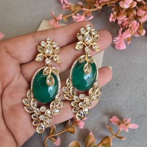 Boucles d'oreilles longues fantaisie en or antique pour femmes nouveau style traditionnel Polki pour les fêtes et les mariages bijoux en laiton cadeau parfait - Product Image 3