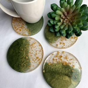 Ensemble de 4 sous-verres en résine d'inspiration vintage qui ajoutent une touche rétro à la décoration intérieure moderne pour les portions de tasses à thé de restaurants plats - Product Image 1