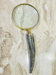 แว่นขยายทองเหลืองโบราณที่มีด้ามจับแตรสำหรับการแสดงบนโต๊ะของตกแต่งบ้านสำนักงานหรือของสะสมที่ไม่เหมือนใคร - Product Image 3