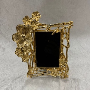 Antique Rose Shape Metal Photo <b>Frame</b> High Quality Silver Finishing Picture <b>Frame</b> for Table & Wall Decorated <b>Frame</b> for Sale - Product Image 4