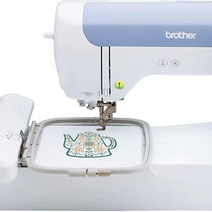 Meilleur prix, machine à broder originale neuve Brothers PE900 avec WLAN, blanche - Product Image 1