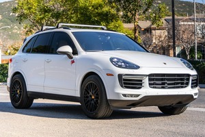 Porsche Cayenne Turbo 2015 - Product Image 2