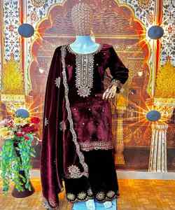 Manténgase a la moda con nuestras modernas opciones de vestidos occidentales, trajes contemporáneos con adornos de trabajo de secuencia - Product Image 4