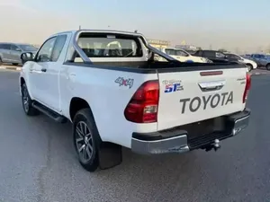 Haute qualité pour Toyota Hilux Diesel/Petrol Pickup 4x4 utilisé RHD/LHD avec sièges en cuir direction droite - Product Image 4