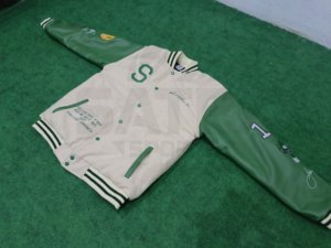 Chaqueta Bomber Varsity de Invierno con Cuello Alto y Parches Bordados Personalizados de Alta Calidad para Hombre y Mujer - Product Image 2