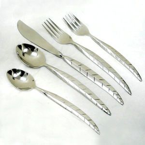 Qualité imbattable Vaisselle Couverts En Acier Inoxydable Couverts Ensemble 5 Pièces Cuillère Fourchette et Couteau Plume Design Poignées - Product Image 1
