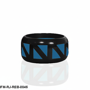 Bracelet manchette audacieux et contemporain en résine géométrique moderne avec incrustation triangulaire noire et bleue pour femme - Product Image 1