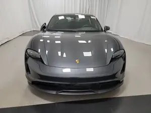 Porsche Taycan 2021 impecablemente limpio - Product Image 2