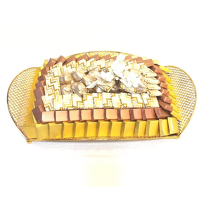 Plateau de service de bonbons au chocolat en métal doré de qualité supérieure plat de serveur de chocolat au design unique pour les fêtes de mariage et les événements - Product Image 5