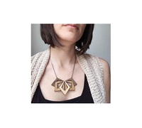 Collares con forro de forma cuadrada para mujer, colgante de cuentas largas de madera, collar llamativo, el mejor regalo