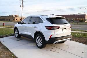 Escape Active 2023 Nuevo, Manual, Interior Oscuro, con Cámara Trasera y Baca Metálica en Venta - Product Image 2