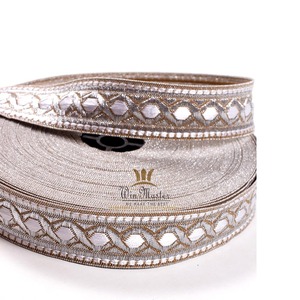 Tela trenzada de lingotes de oro de encaje de trenzas francesas de demanda personalizada de alta calidad en trenzas uniformes de oro y plata por venta completa - Product Image 5