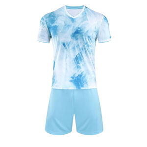 Ventes en gros de nouveaux uniformes de football pour hommes sur mesure, couleur unie, service OEM, logo personnalisé, vêtements de sport - Product Image 1
