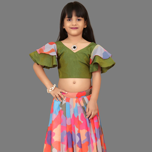 Shoryam - Ropa Tradicional India para Niñas, Choli Verde con Cuello en V, Estampado Abstracto de Camuflaje, Lehenga con Vuelo, para Fiestas Infantiles - Product Image 1