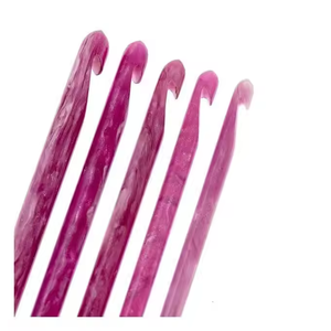 Agujas de Ganchillo Simples de Resina Atractivas de 3 mm de Grosor para Coser a Mano y Tejer a Mano, Kit de Lujo Hecho a Mano por Crescent Crafts - Product Image 1