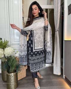 Conjunto de Top y pantalón étnico de diseñador elegante con estampado y espejo Trending Dupatta para fiestas festivas e informales y ropa - Product Image 4
