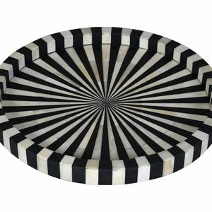 Plateau de service alimentaire durable en incrustation d'os rectangulaire élégant avec poignées en métal forme personnalisée pour hôtels et restaurants - Product Image 1