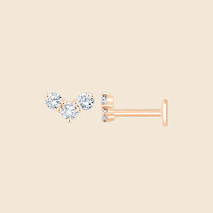 ต่างหูเพชรทรงกลมสามเหลี่ยมแบบสามชั้น น้ำหนัก 0.07 กะรัต F-VS ทองคำแท้ 14K สำหรับงานแต่งงาน งานหมั้น งานเลี้ยง - Product Image 2