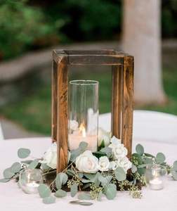 Exquisito farol de vela de madera con belleza detallada para su sala de estar, patio o celebraciones festivas - Product Image 1