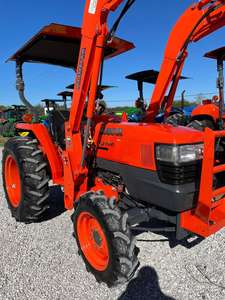 Tracteur agricole tracteurs Kubota d'occasion Tracteur compact Kubota avec chargeuse et pelleteuse - Product Image 3