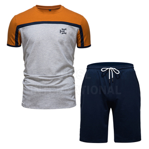 Ensembles de vêtements pour hommes en polyester/coton respirant personnalisés pour l'été, t-shirt à manches courtes et shorts, ensembles de jogging 2 pièces, style streetwear - Product Image 1