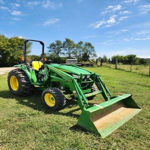 John Deeere 4052M Tractor agrícola usado 4x4 Tracción en las ruedas Calidad superior En stock para una entrega rápida y tarifas al por mayor - Product Image 6
