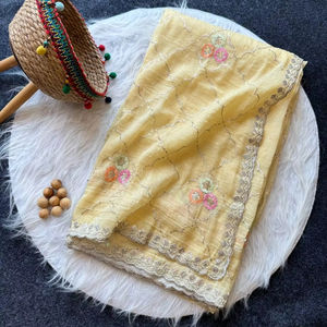 Saree de soirée de créateur avec un beau filet papillon lourd brodé Séquence de travail Sari de mariage en soie - Product Image 1