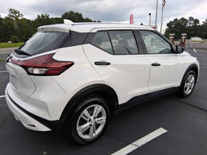 Nissan Kicks S 2024 Usado en Excelentes Condiciones - Product Image 2