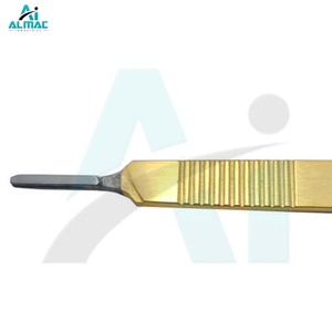 Manche de scalpel en acier ALMAC, conçu avec précision, offrant une prise en main améliorée et une utilisation sécurisée de la lame, certifié CE pour les cliniques chirurgicales - Product Image 5