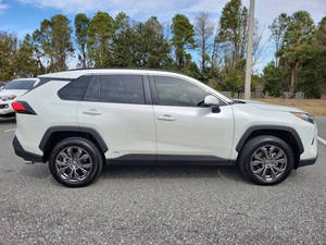 โตโยต้า RAV4 ไฮบริด XLE ปี 2022 สภาพดีเยี่ยม มือสอง - Product Image 3