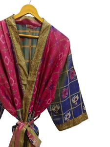 Robe indienne Floral soie Sari Kimono Vintage Sari Robe douce plage Robe de soirée indien fait à la main Kimono en soie - Product Image 2