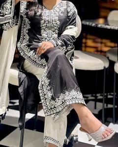 Realza la Belleza de tu Armario: Conjunto de Salwar Kameez de Seda CHINON para Mujer, Recién Lanzado, Diseño Reversible, Ideal para Fiestas, Estilo Casual, Digital - Product Image 1