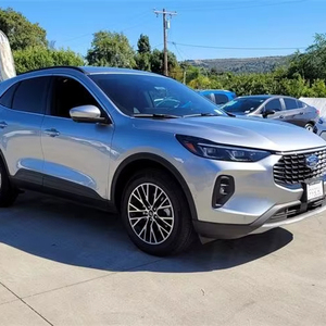 Véhicules d'occasion - Ford Escape Plug-in Hybrid 2023 - Prêt pour une livraison rapide - Product Image 1
