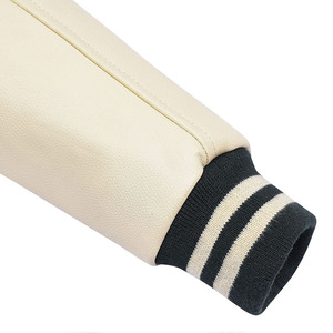 Veste universitaire grande taille d'inspiration vintage | Tissu en laine de couleur unie | Vêtements d'extérieur d'hiver personnalisés en différentes couleurs - Product Image 3