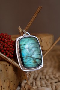 Pendentif en Labradorite en Argent Sterling Plaqué Or Vintage Fait à la Main Bijoux Boho Nature Inspiré des Cycles Spirituels Cadeau Talisman - Product Image 3