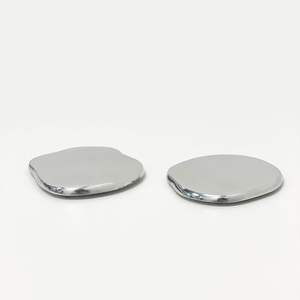 NUEVA LLEGADA Premium Silver Coaster Pair Elegante diseño moderno para protección de mesa Home Office Drink Mats - Product Image 1