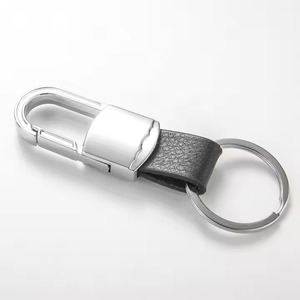 Porte-clés en cuir métallique pour femmes et hommes, porte-clés personnalisé avec logo, avec double anneaux, idéal pour les cadeaux promotionnels - Product Image 3