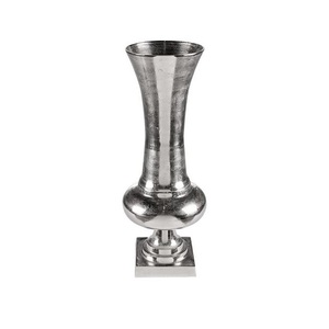 VASE À FLEURS EN MÉTAL COULÉ MAIN DE LUXE FOURNISSEUR VASE À LA CONCEPTION UNIQUE D'ARTISAN ARTISANAT FAIT À LA MAIN POUR L'USAGE DOMESTIQUE ET COMMERCIAL - Product Image 3