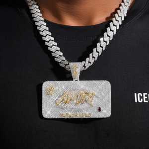 Colgante y Amuleto Personalizado AMIRI con Nombre en Moissanita VVS y Engaste de Bisel, Personalizado con Tu Nombre - Product Image 4