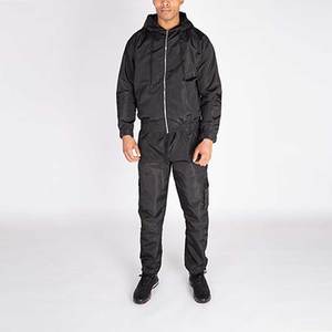 ชุดวอร์มกันลมแบบมีโลโก้สั่งทำพิเศษ รุ่นใหม่ ดีไซน์ทันสมัย ผลิตจากผ้าทึบ ระบายอากาศได้ดี เหมาะสำหรับการเล่นกีฬา - Product Image 5