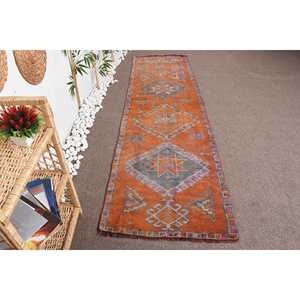 Alfombra Turca Vintage, Alfombra Herki de 2.7x9.5 pies, Alfombra Abstracta Naranja y Gris - Product Image 1