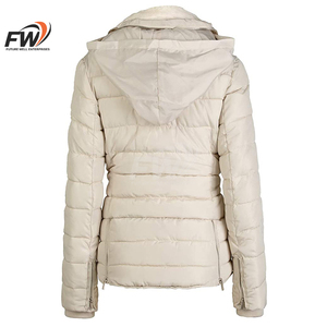 คอลเลคชั่นฤดูหนาวใหม่จากโรงงานผู้ผลิต (OEM) เสื้อแจ็คเก็ตพัฟเฟอร์บุผ้าฝ้ายแบบหนาพิเศษสำหรับผู้หญิง มีฮู้ด ซิปปิด ป้องกันลม กันหนาว ดีไซน์ทันสมัย - Product Image 3